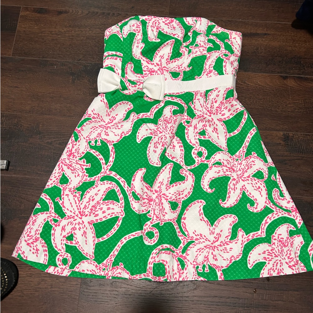 Awesome Lilly print dress for summer.